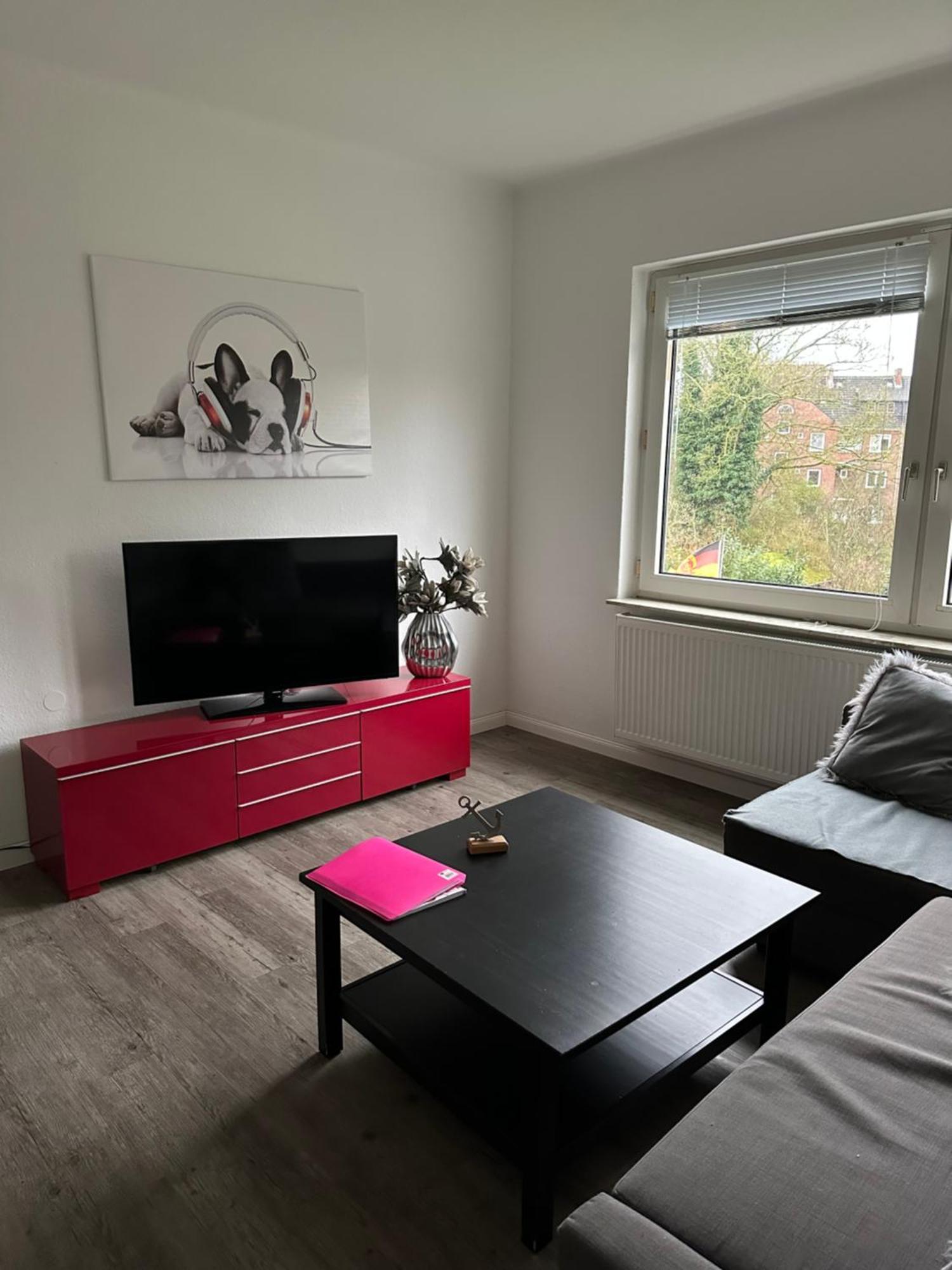 ölhafendamm 7 Apartment *